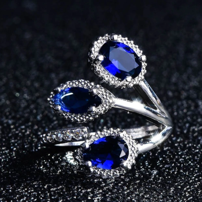 Celebrity-An Open-style Engagement Ring Featuring Imitation Natural Tanzanite Sapphires and Full Diamonds Suitable for A Couple.