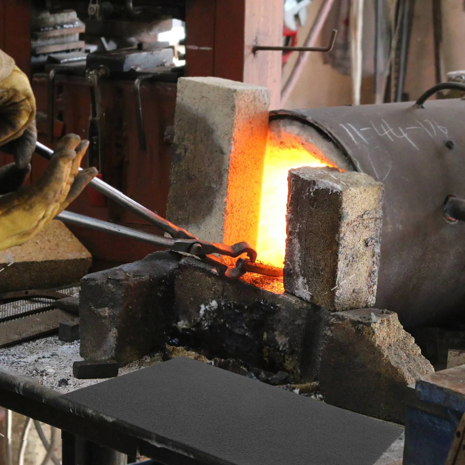 Heat Resistant Carbon Felt for Welding Thick Protective Welding Felt Pad Lightweight Flexible Safety Mat for High Temp