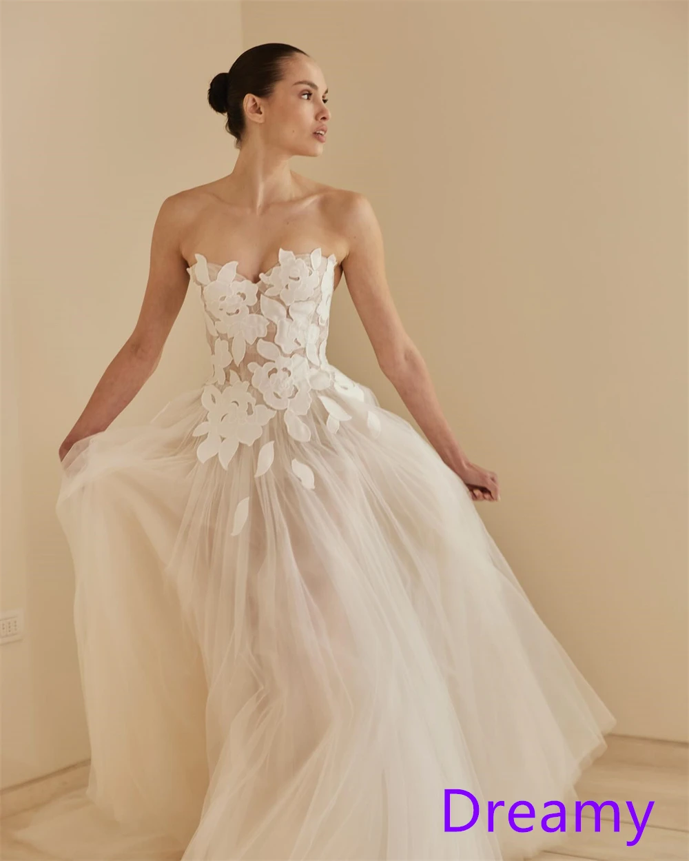 Vestido de noche de tul blanco con temperamento personalizado, sin tirantes, sin mangas, vestidos para ocasiones a medida, vestidos de celebridades, apliques de cintas