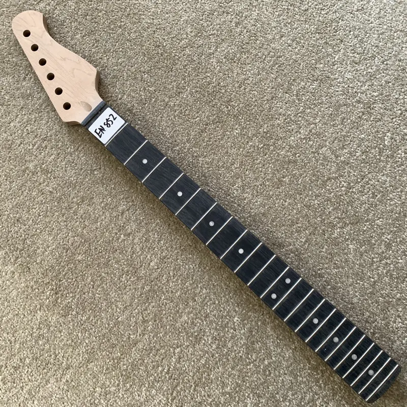 

EN852 Custom Order ST Guitar Neck Maple+Rosewood 22 Frets for 6 String Electric Guitar Tremolo Model Replace DIY