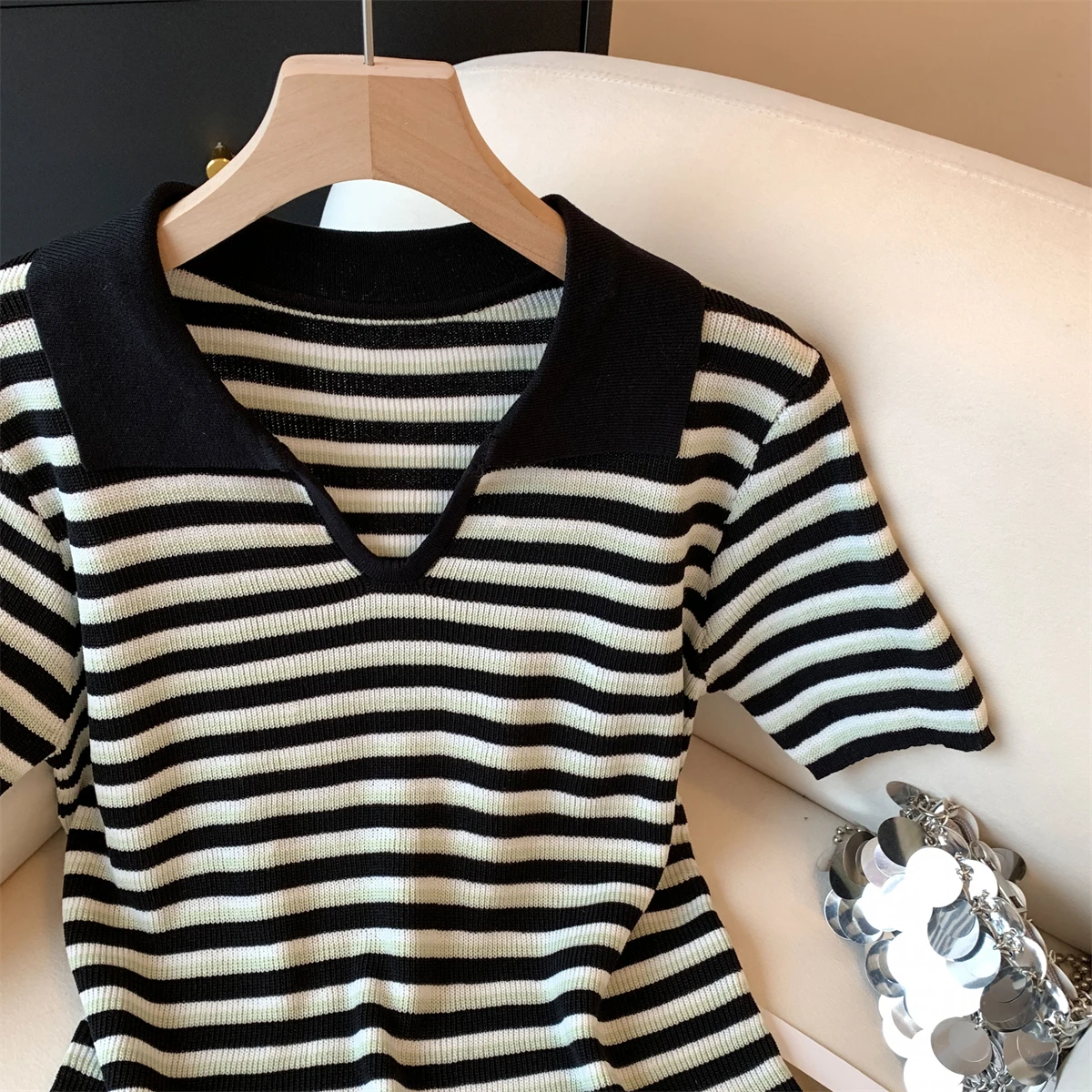 Camiseta clásica Retro de punto a rayas con contraste de colores para mujer, camisetas informales de manga corta con cuello vuelto, Top versátil estilo Koreasn