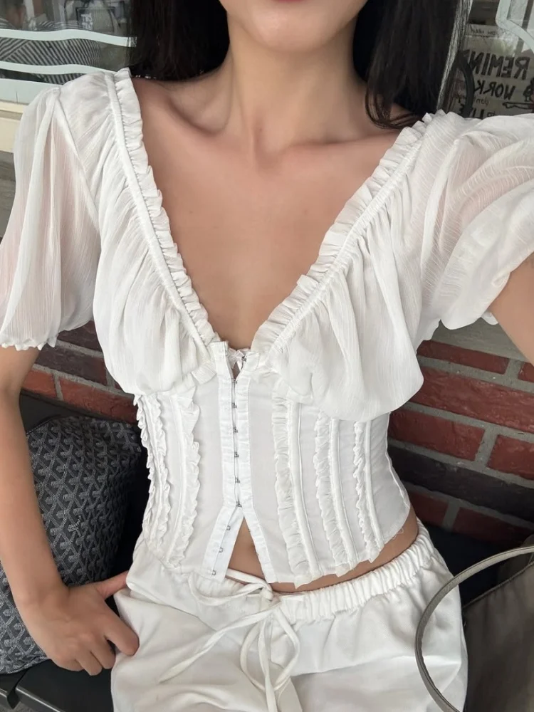 

Sweet Girl White Wood Ear V-ne Buttoned Bubble Sve Slimming Small Top French Sle Polyester ort Sve irt
