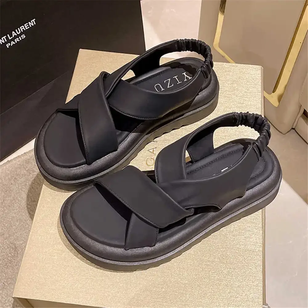 36-37 Strappy Vip Luxury Slippers Big Size Shoes Womens Sandals Luxury Designer Sneakers Sports Snow Boots Badkets Teni