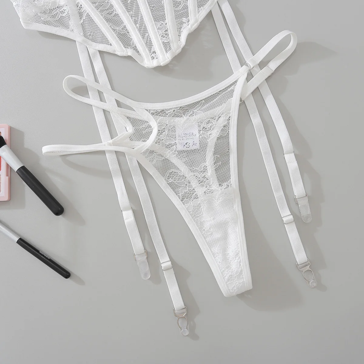 Set reggiseno trasparente scavato in pizzo sexy Lingerie stile puro desiderio da donna senza togliere la biancheria intima bianca femminile tentazione