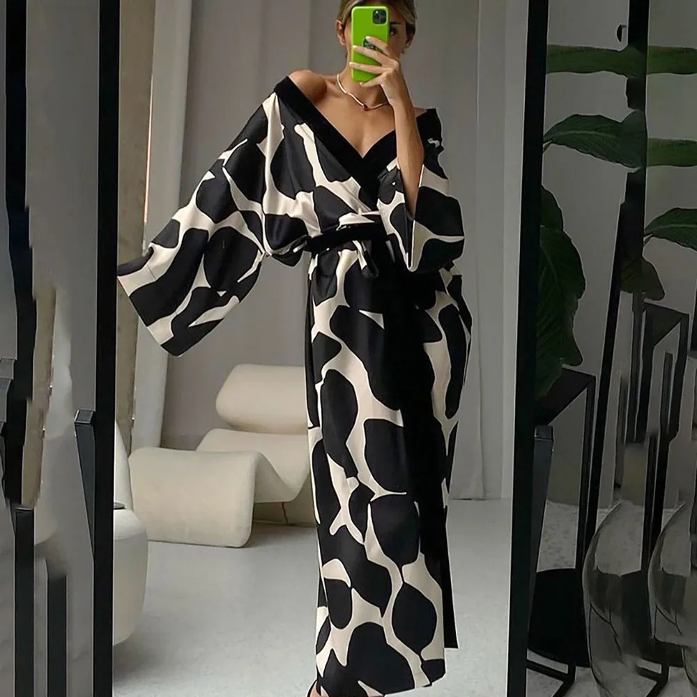 Fashion New Black Woven Printed Loose Long Nightgown For Women Spring Autumn Long Sleeved Cardigan V-Neck Sexy Ladies Home Wear