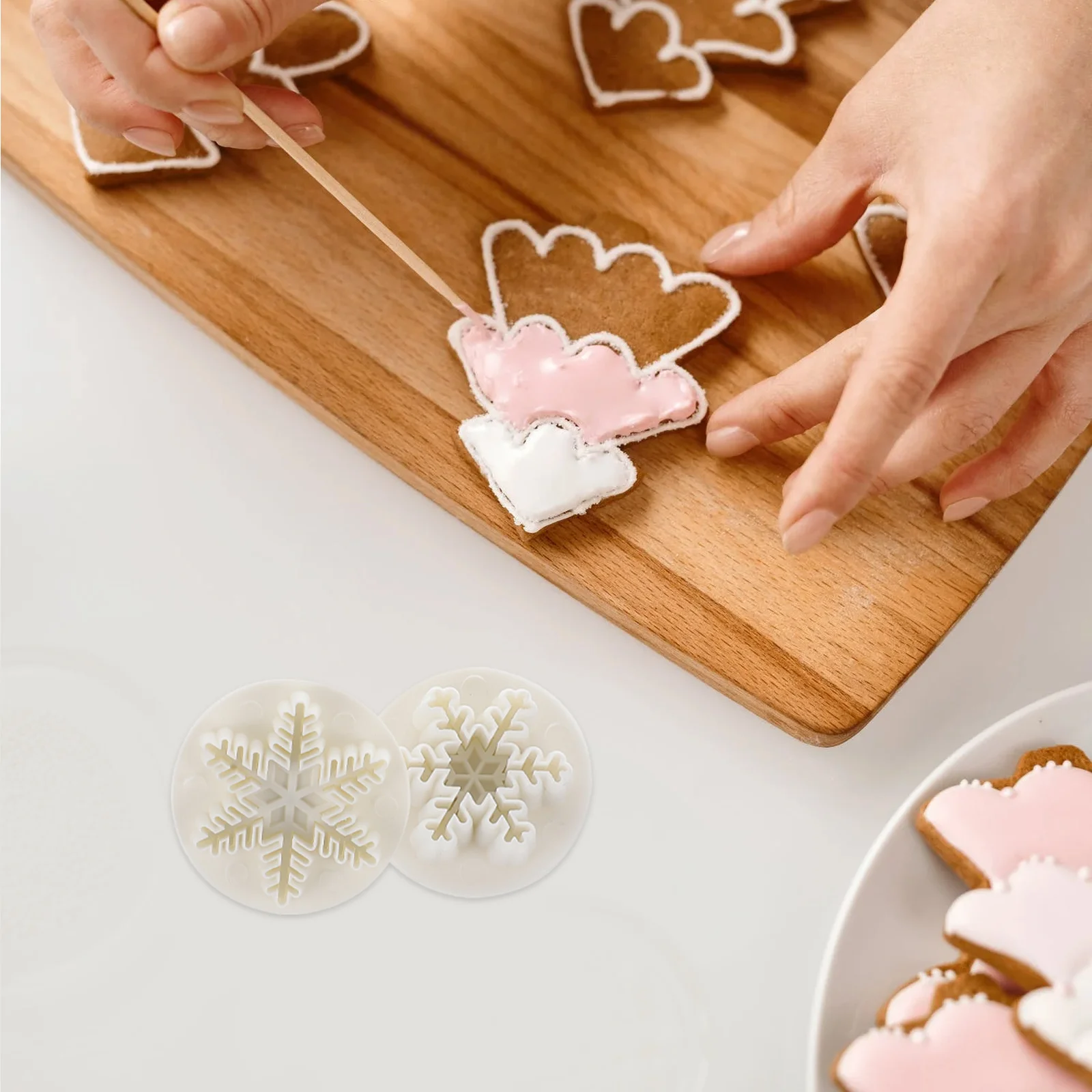 9Pcs Festive Snowflake Baking Molds Exquisite Design for Cookie Dough Craft Clay Marzipan DIY Baking Set Perfect Gift