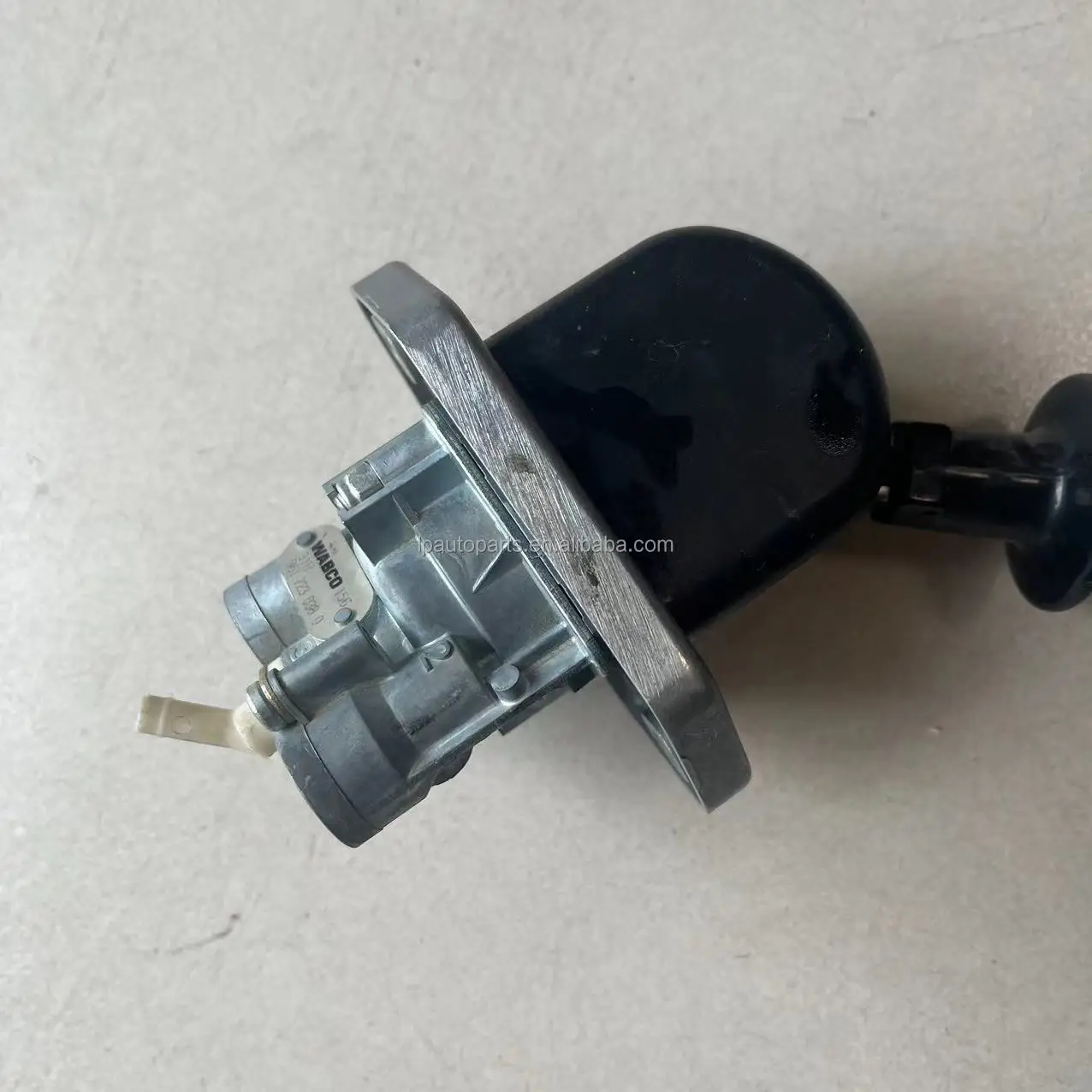 Original Passenger Car Handbrake Switch  Manual Brake Valve Is Suitable for Chinese Buses
