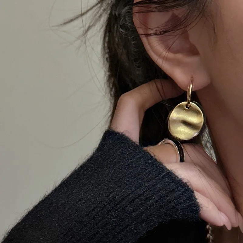 Trendy Simple Geometry Metal Wrinkled Texture Hoop Earrings for Women Unique Personality Elegance Daily Party Wear Jewelry Gifts