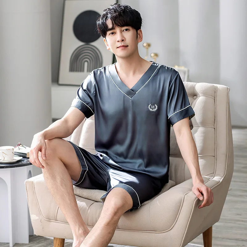 

New Men's Pajamas Youth Ice Silk Simulation Silk Short-sleeved Shorts Thin Section of The Home Clothing Suit Can Be Worn Outside