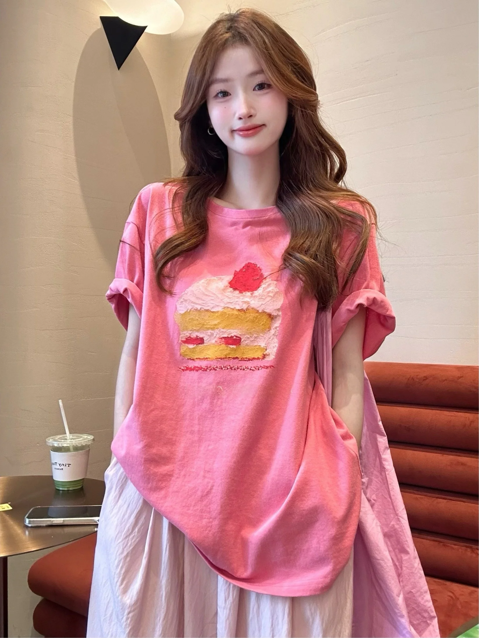 تي شيرت نسائي فضفاض غير رسمي مطبوع عليه كعكة كريمة الفراولة بأكمام قصيرة صيفي بنمط جديد كوري حلو نمط علوي للتنقل