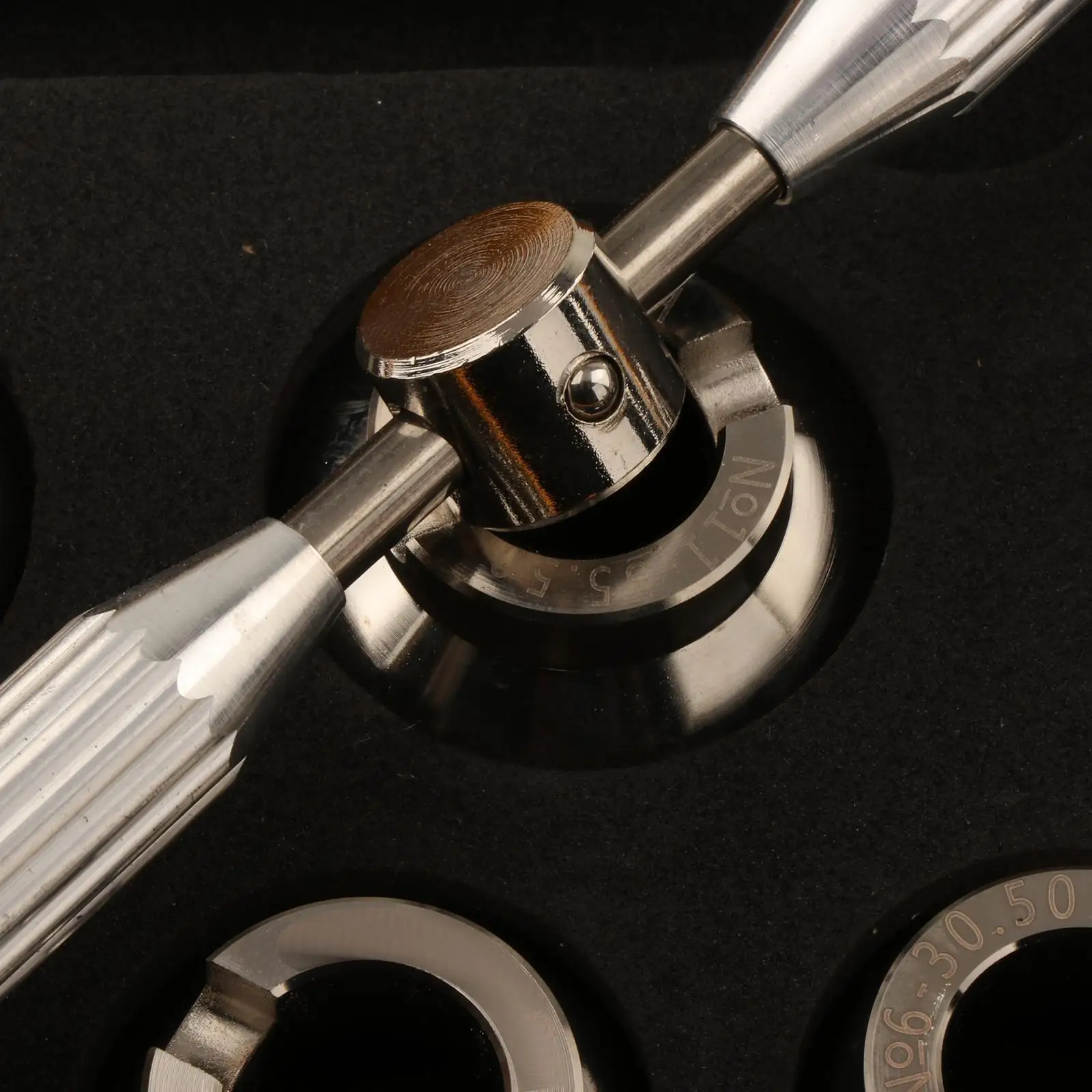 Watch Back Case Opener Watch Back Cover Remover Sturdy Easy to Use Rustless Closing Tool Watch Repair Tool Set Wrench Dies