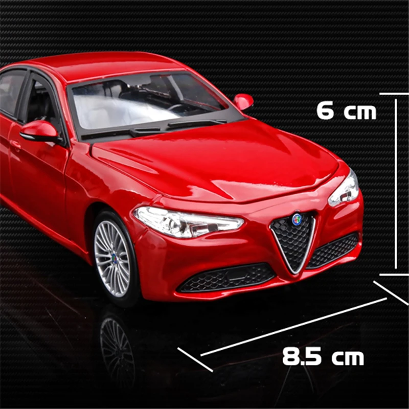 1:24 Alfa Romeo Giulia Sports Alloy Car Model Diecasts & Toy Vehicles Metal Toy Car Model High Simulation Collection Kids Gift