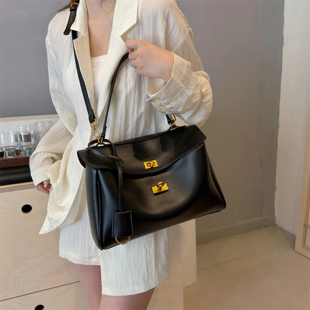 حقائب كتف ذات علامة تجارية فاخرة للنساء من جلد البولي يوريثان الناعم بلون سادة حقائب تسوق ذات سعة كبيرة 2025 أحدث حقائب يد فاخرة مصممة #2