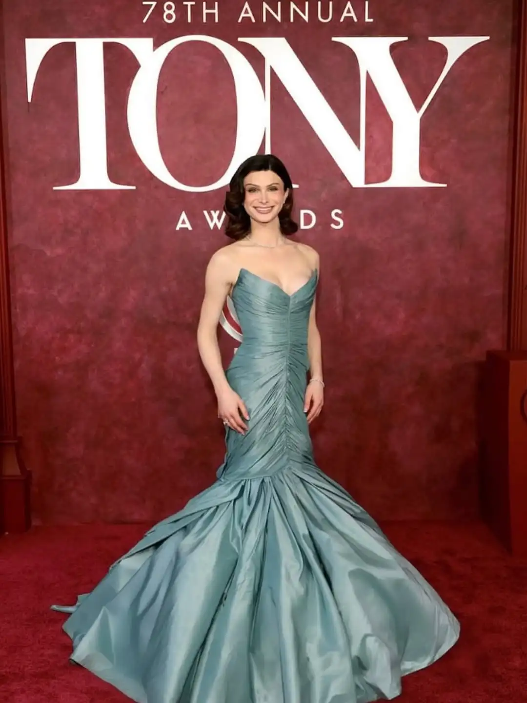 ElegantจีบซาตินMermaidชุดราตรีผู้หญิงที่ไม่มีสายหนังVคอยาวCelebrity Partyชุดที่กําหนดเองVestidos De Noche 2025