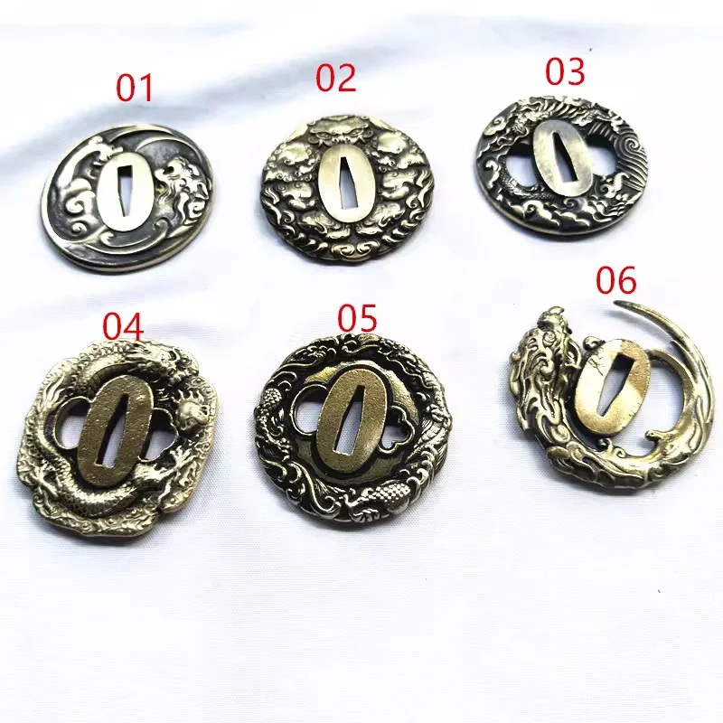Juego de Tsuba, Fuch, Kashira y Menuki de Latón y Cobre Envejecido de Calidad para Espadas JP Katana, Tachi y Wakizashi