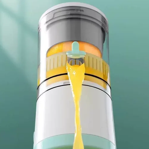 Household fully automatic juice separation slow juicer DC 7.4V portable charging rotating fruit and vegetable juicer