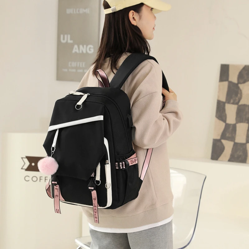 MINISO-Sac à dos Hello Kitty pour femmes et filles, sac à dos étudiant, USB, dessin animé, grande capacité, à la mode et de haute qualité, nouveau