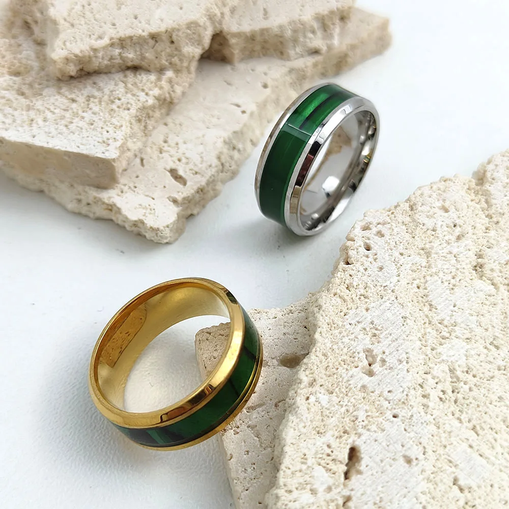 Stylish and charming stainless steel gold-plated men\'s ring, simple green enamel women\'s ring, wedding party jewelry