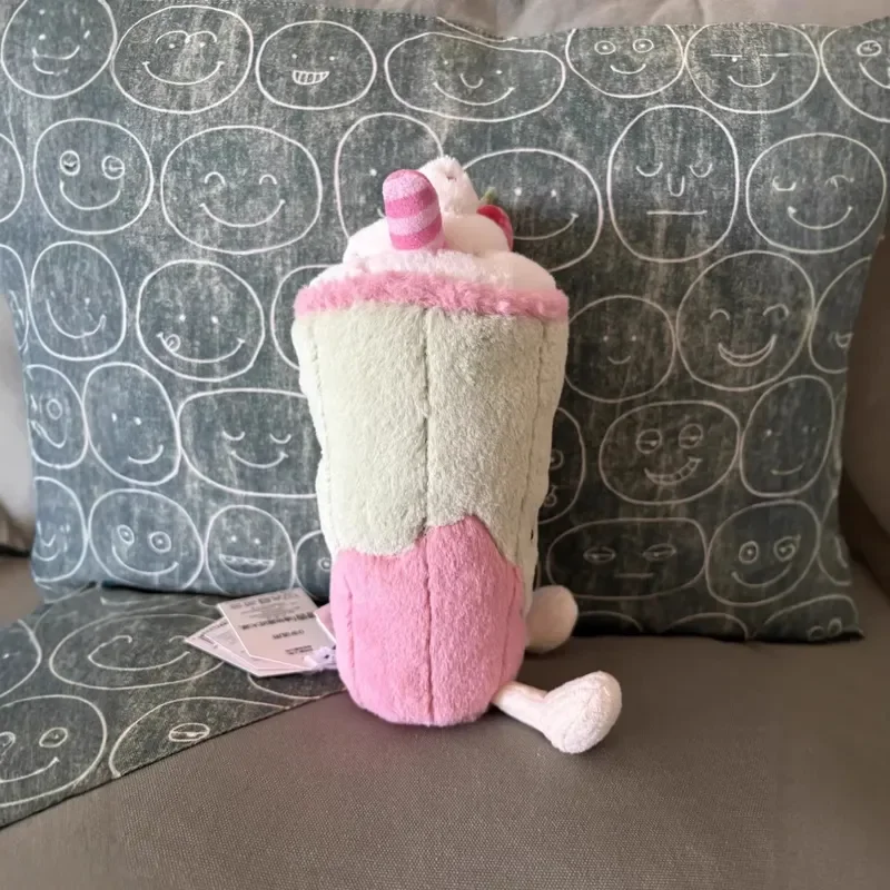 JCぬいぐるみ ベリティラテ ストロベリーラテ ぬいぐるみ ソフトコンフォートソファ枕 カワイイバックパックチャーム 女の子向け 精巧なギフト