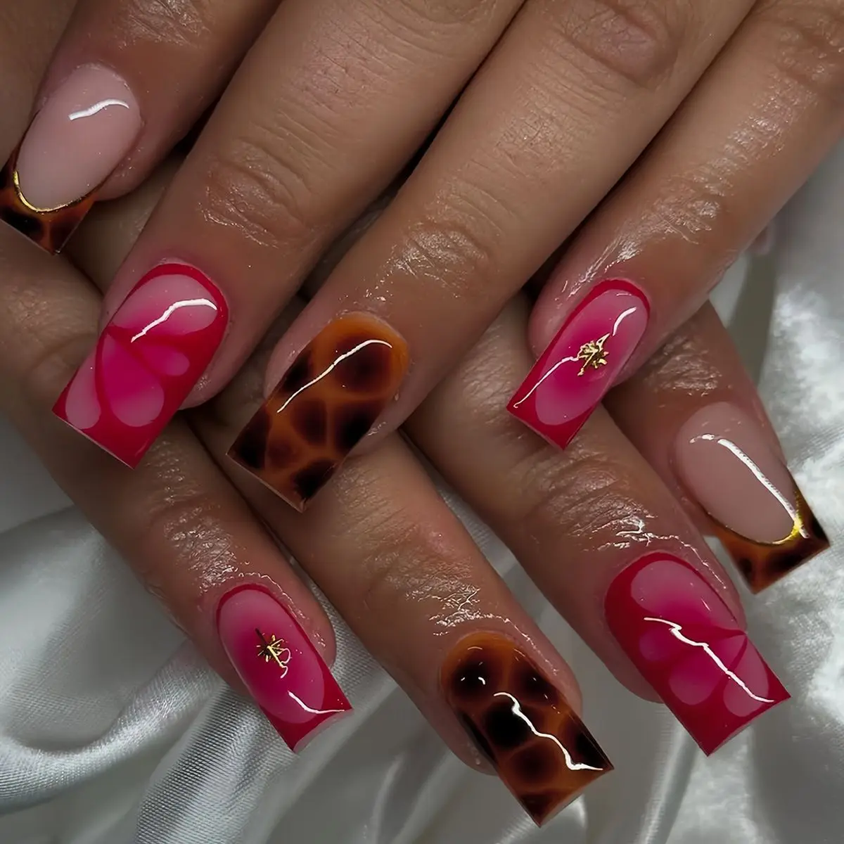 

24Pcs Mid-length Square Fake Nails Press on Leopard Print French Wearable Manicure Tips Red Gradient Butterfly Wing False Nails