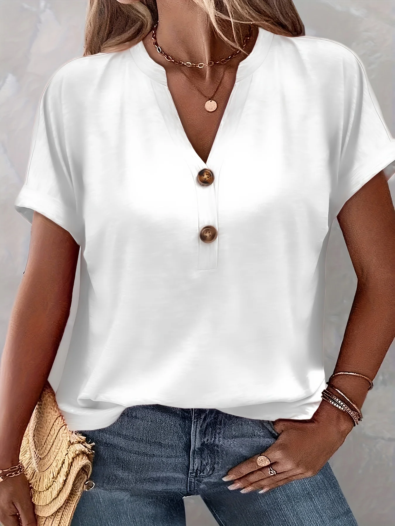 Chic Plus Size Short Sleeve Buttoned V-Neck Casual T-Shirt Lightweight Summer Top for Women