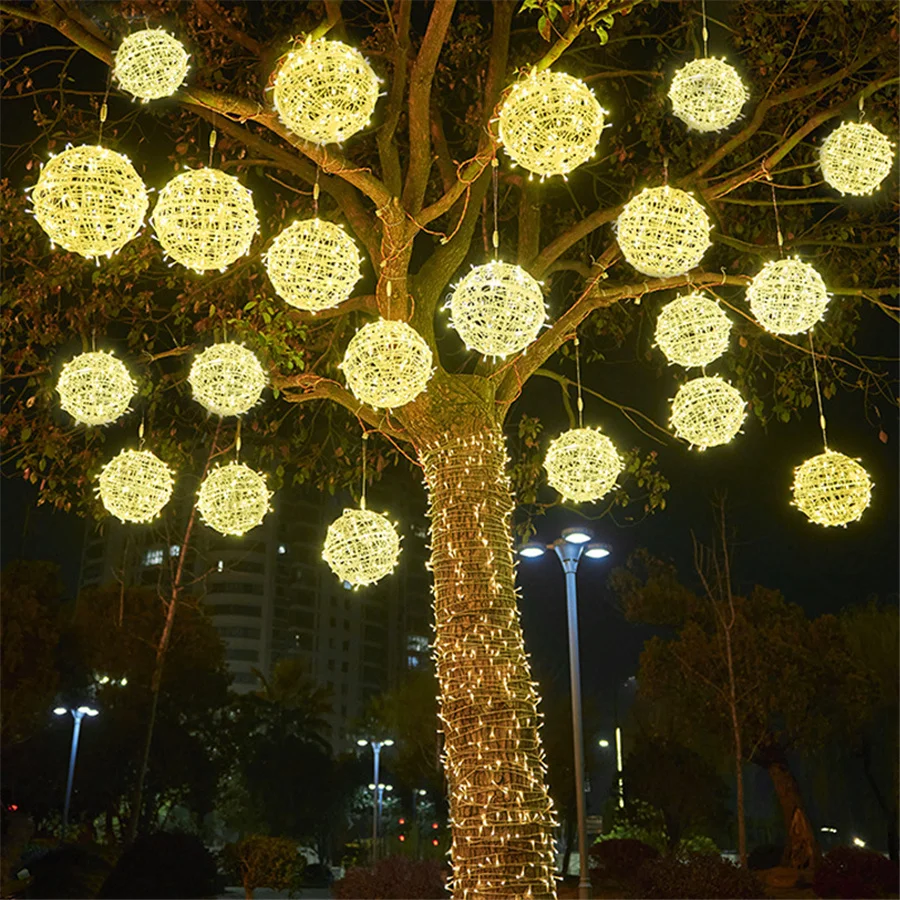 Boże Narodzenie LED Rattan Ball String Lights Outdoor 20CM 30CM Fairy Garden Lights Garland for Party Wedding Patio Tree Street Decor