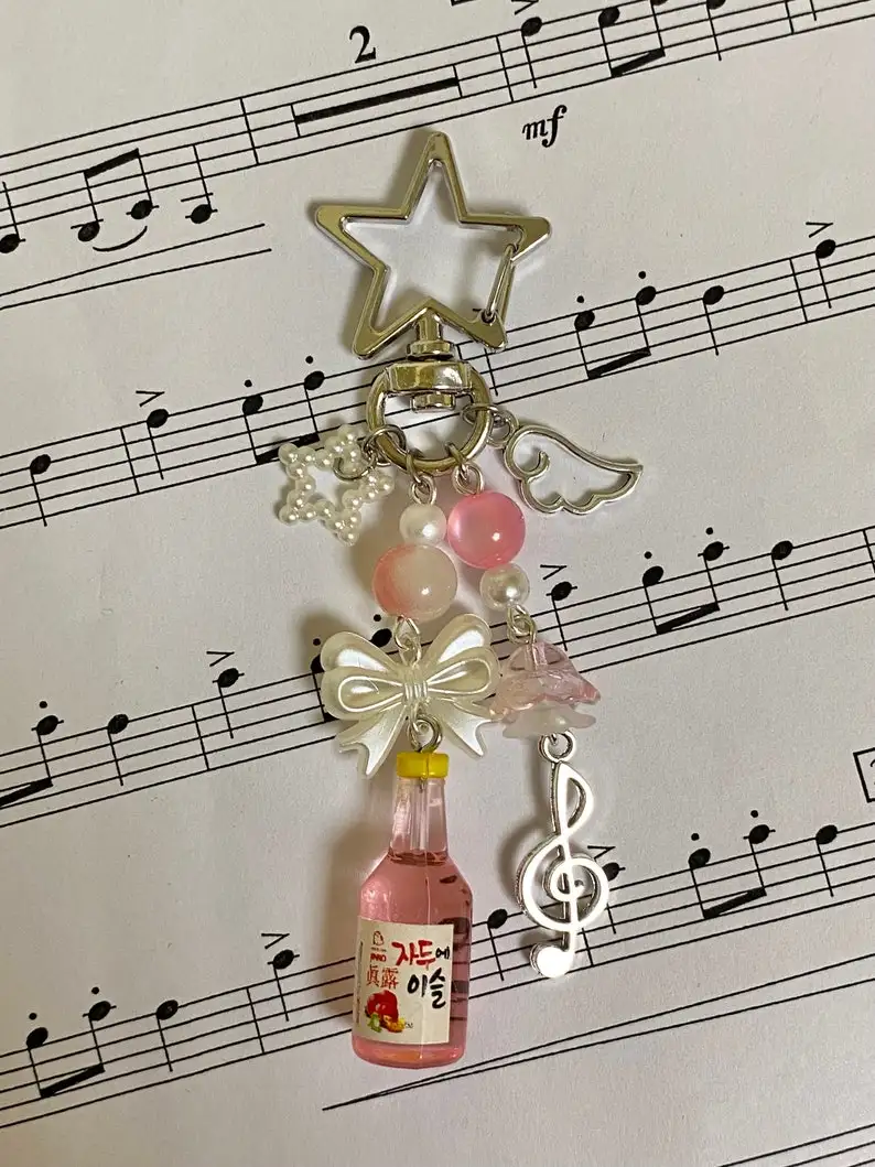 Aesthetics Y2k Beaded Keychains Pink Strawberry Korean Soju Star Keyrings Bow Key Chains Gifts for Women Girls