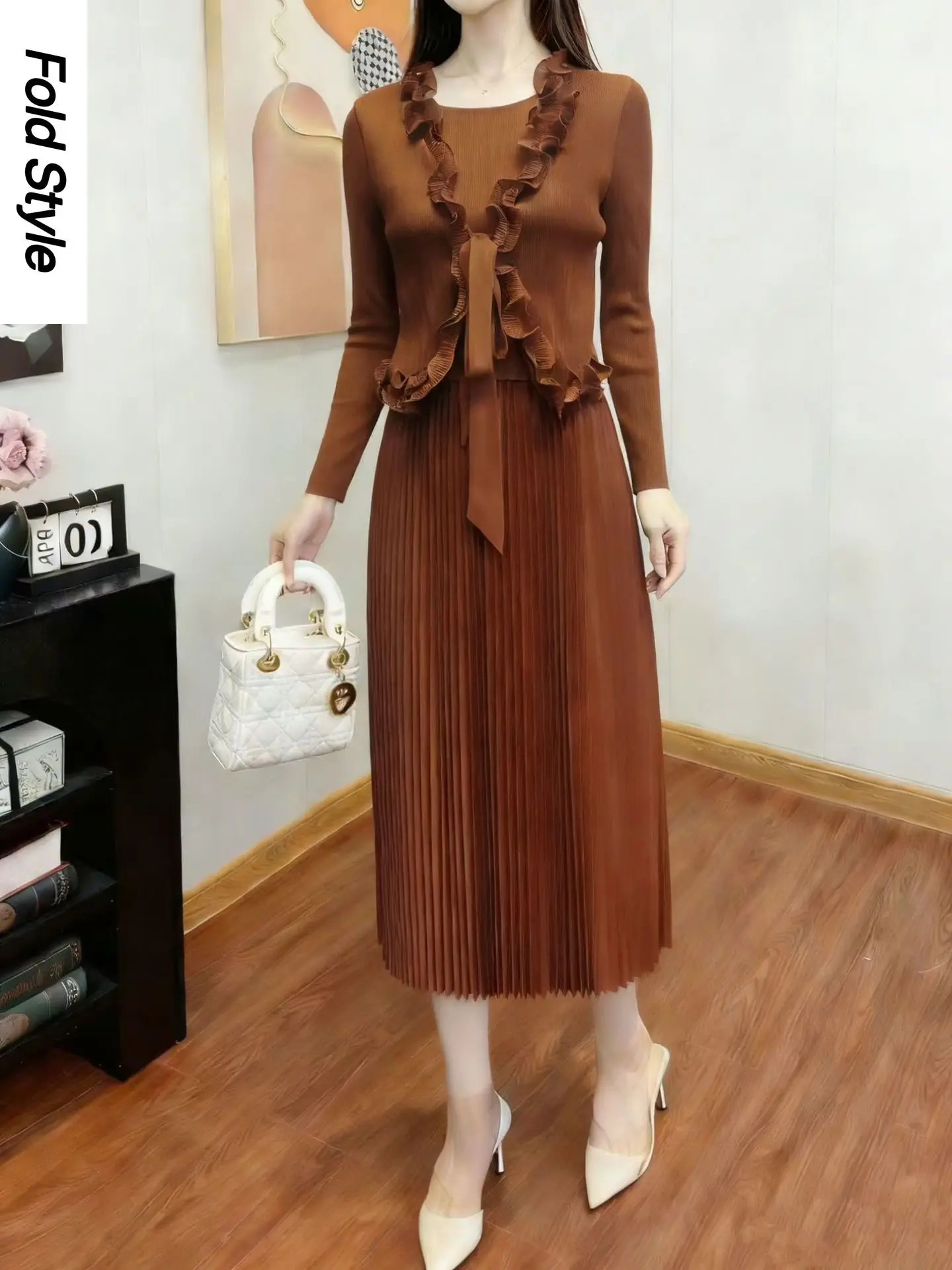 

Новое плиссированное платье 2026 года: Элитное, универсальное, с завязками, модное, повседневное, свободного кроя, с длинными рукавами, женская одежда