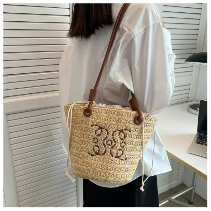 

​​2025 Woven Straw Beach Bag Waterproof Lightweight, Large Capacity Adjustable Strap Tote for Women Travel Pool Essentials​​
