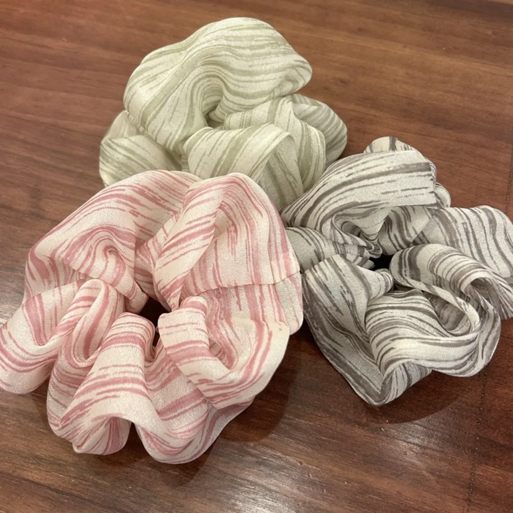 1/4 قطعة نسيج مخطط ناعم اللون Scrunchies مادة متدفقة مثالية لتصفيف الشعر اليومي ذيل حصان إكسسوار شعر أنيق بسيط