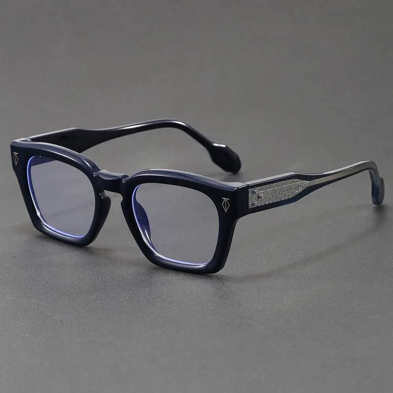 Unisex Retro Quadratische Optische Brillenfassung aus dickem Acetat mit Blaulichtfilter, luxuriösen gravierten Bügeln und modischem Design