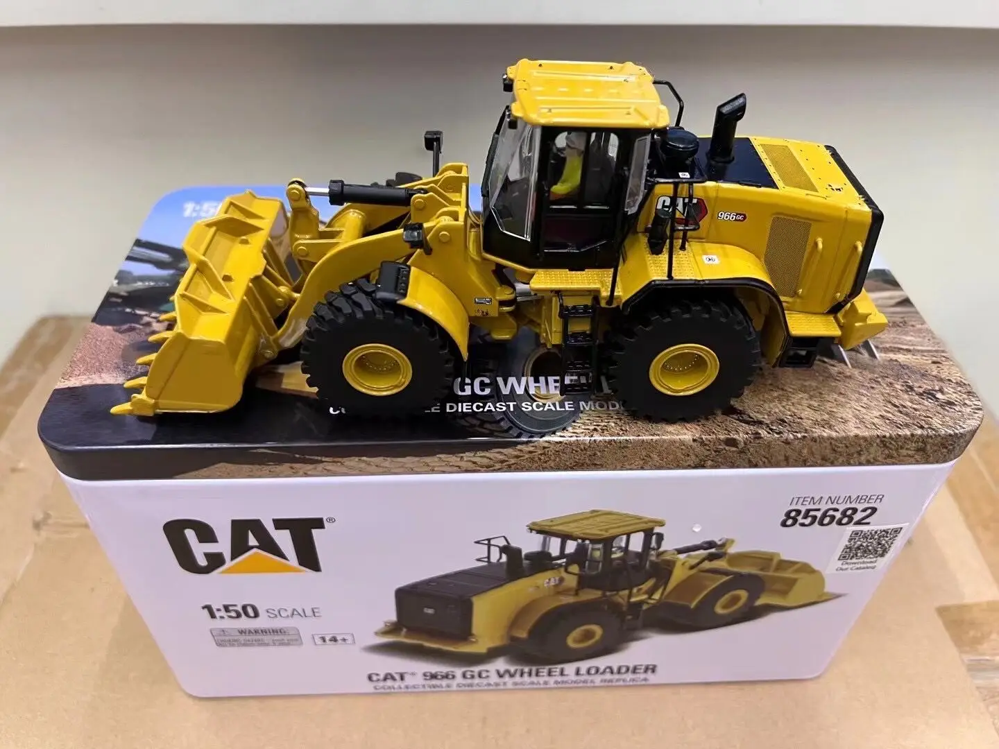 

3 Color! DieCast Masters 966 GC Wheel Loader 1/50 Scale Metal Model 85682