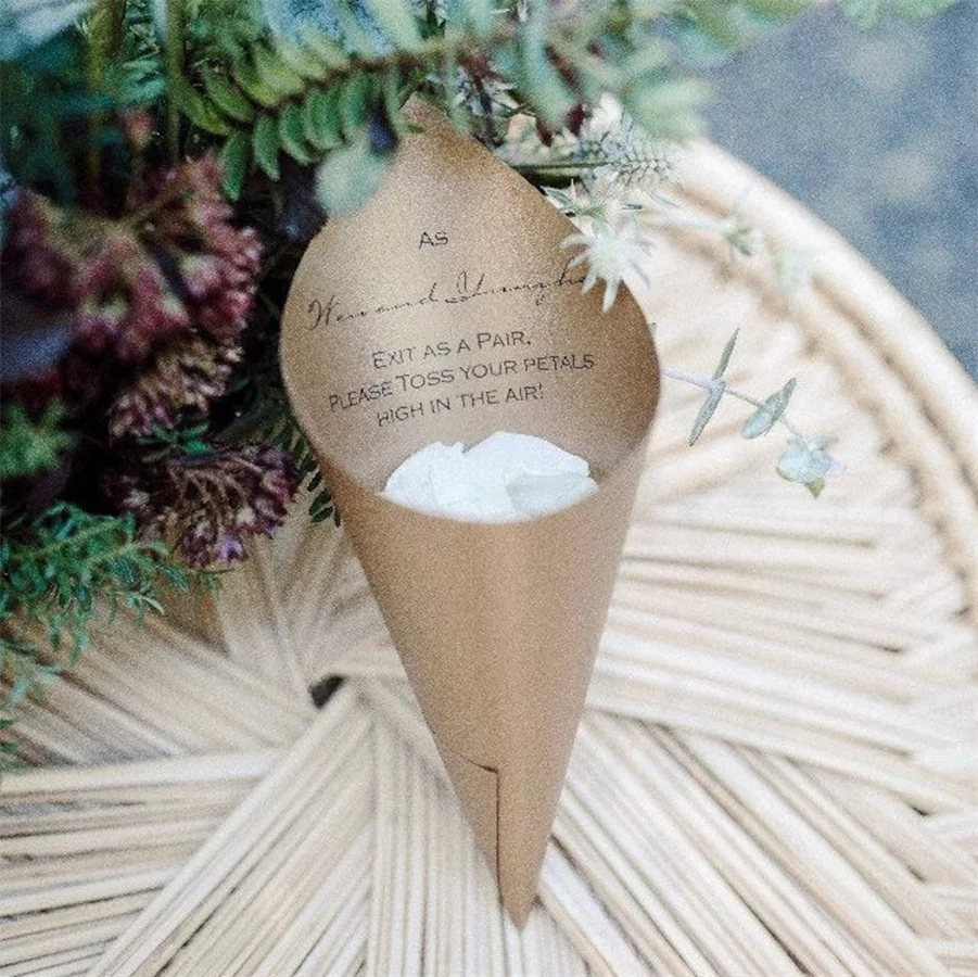 25PCS Wedding Petal Favor Cones with Verse (Antique Gold)