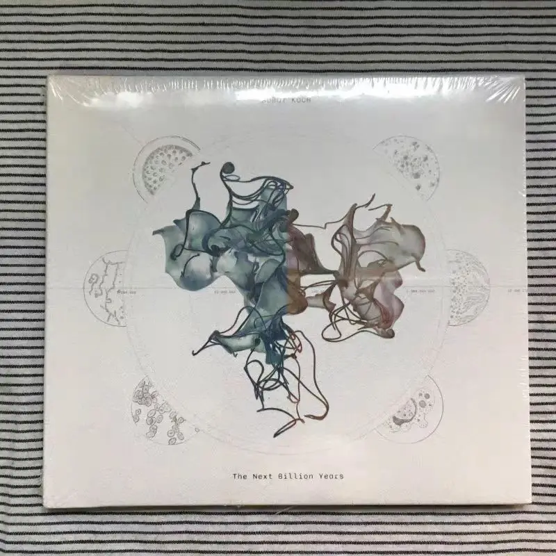 CD Robot Koch – The Next Billion Years (2020) قرص مضغوط، ضمج إلكتروني محيط وكلاسيكي جديد، قوام مذهلة وتعاون