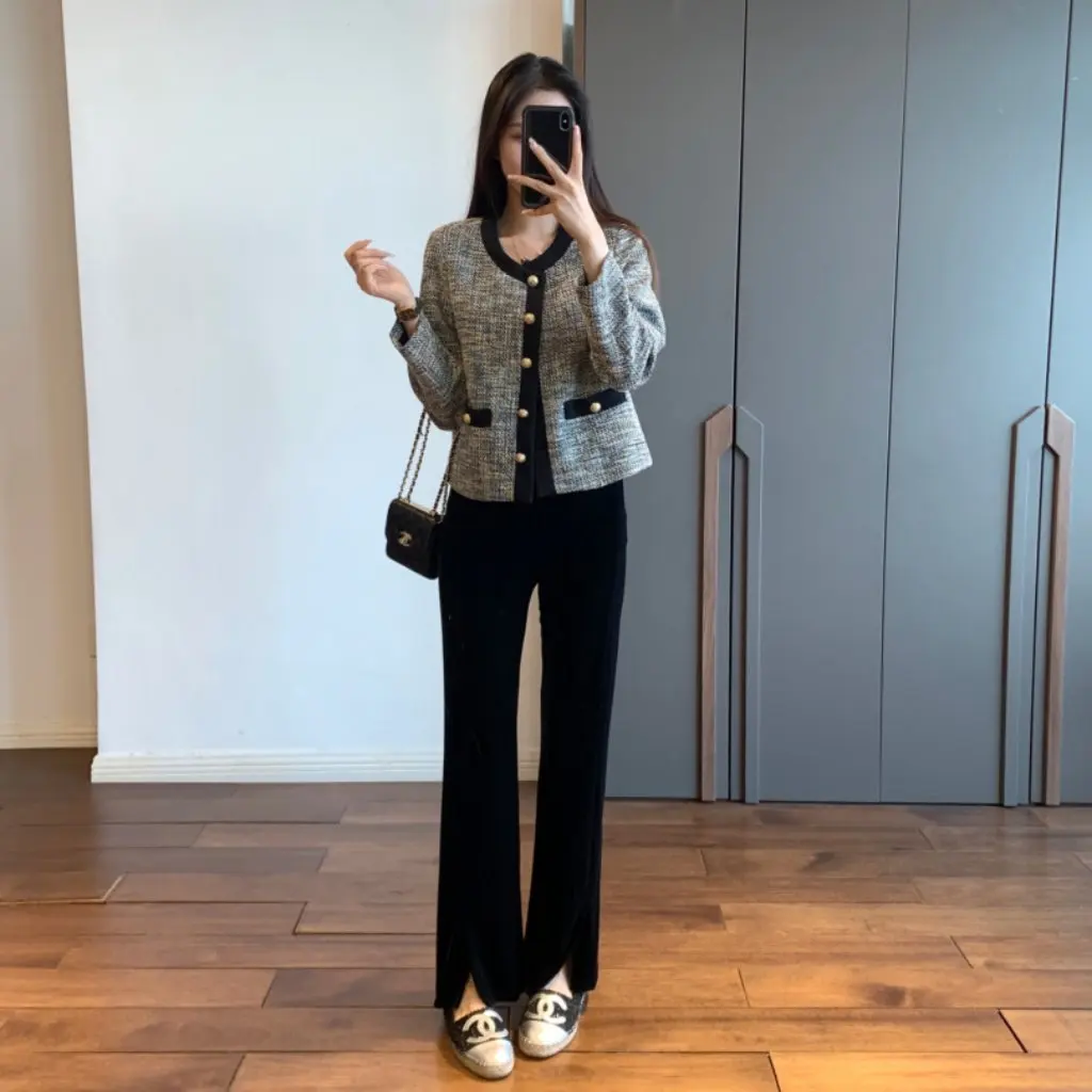 

THEWOW Elegant Black Edge Metal Button Short Coat Women's Slim Fit Jacket Fragrant Style High-End Autumn Outerwear