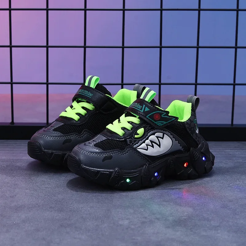 

Autumn New Mesh Breathable Children's Sports Shoes for Boys Soft Soled Anti Slip LED Light Shoes Illuminated Baby Casual Shoes