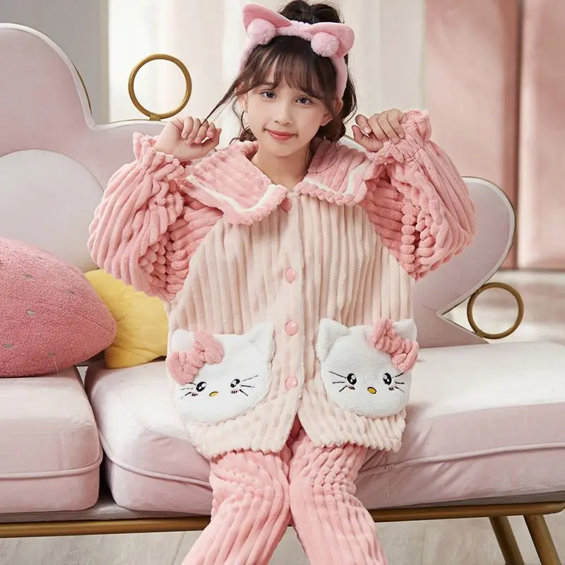 Sanrio My Melody Cinnamoroll Hello Kitty Kuromi น่ารักการ์ตูนสร้างสรรค์รูปแบบผ้าสักหลาดนุ่มหนาอบอุ่นชุดนอนสวมใส่ชุด