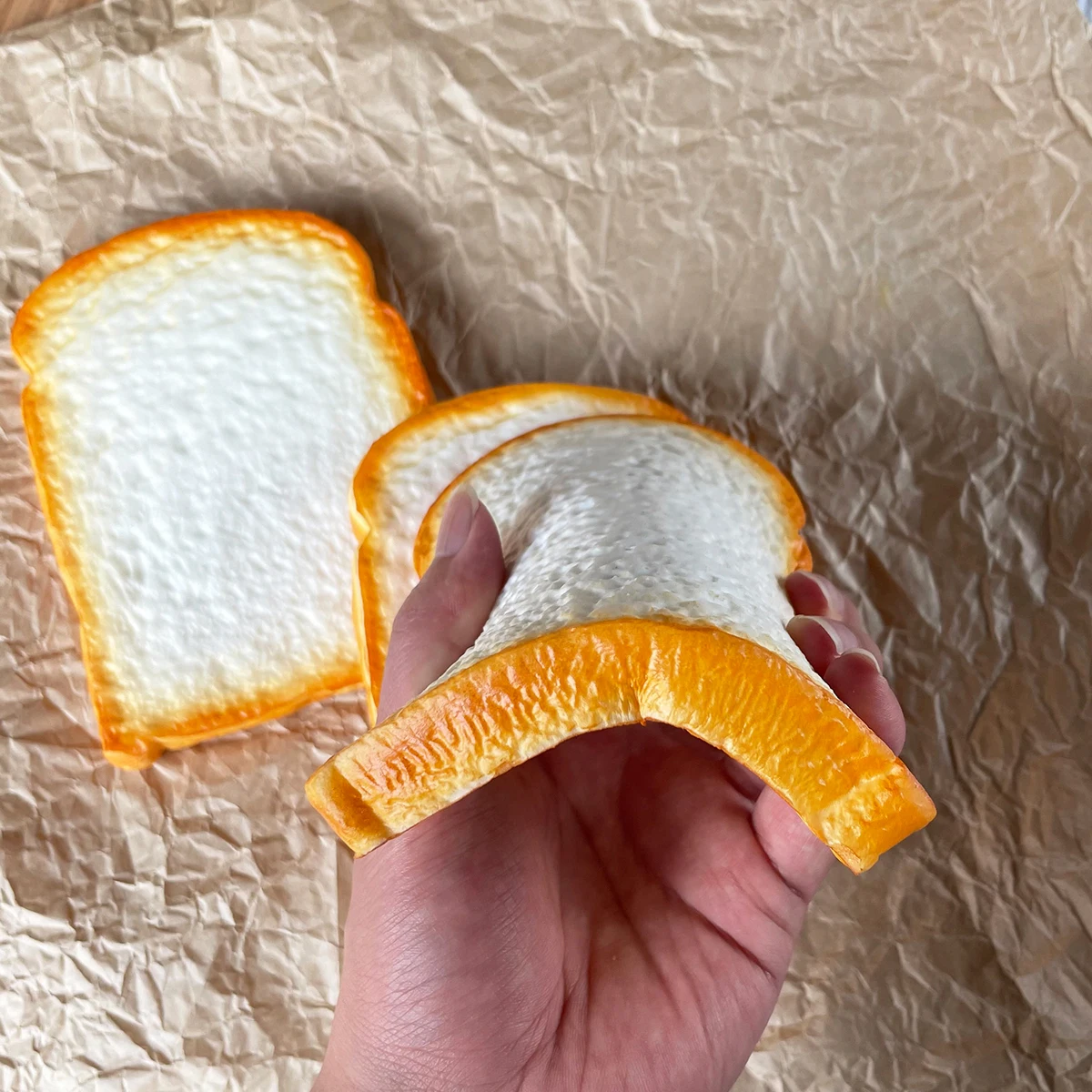 Realistische PU-Toastscheibe, gefälschtes Brotmodell für die Fotografie, Lebensmitteldisplay, Miniatur-Requisite, Party-Dekoration, Puppenhaus-Zubehör – Detail 5