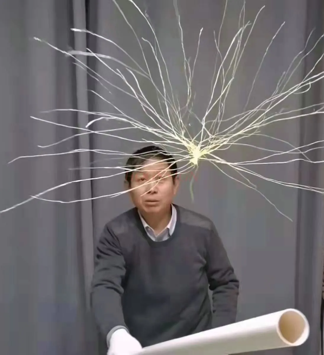 

1 комплект трюков и веселых физических экспериментов, известных интернет-игрушек и учебных пособий