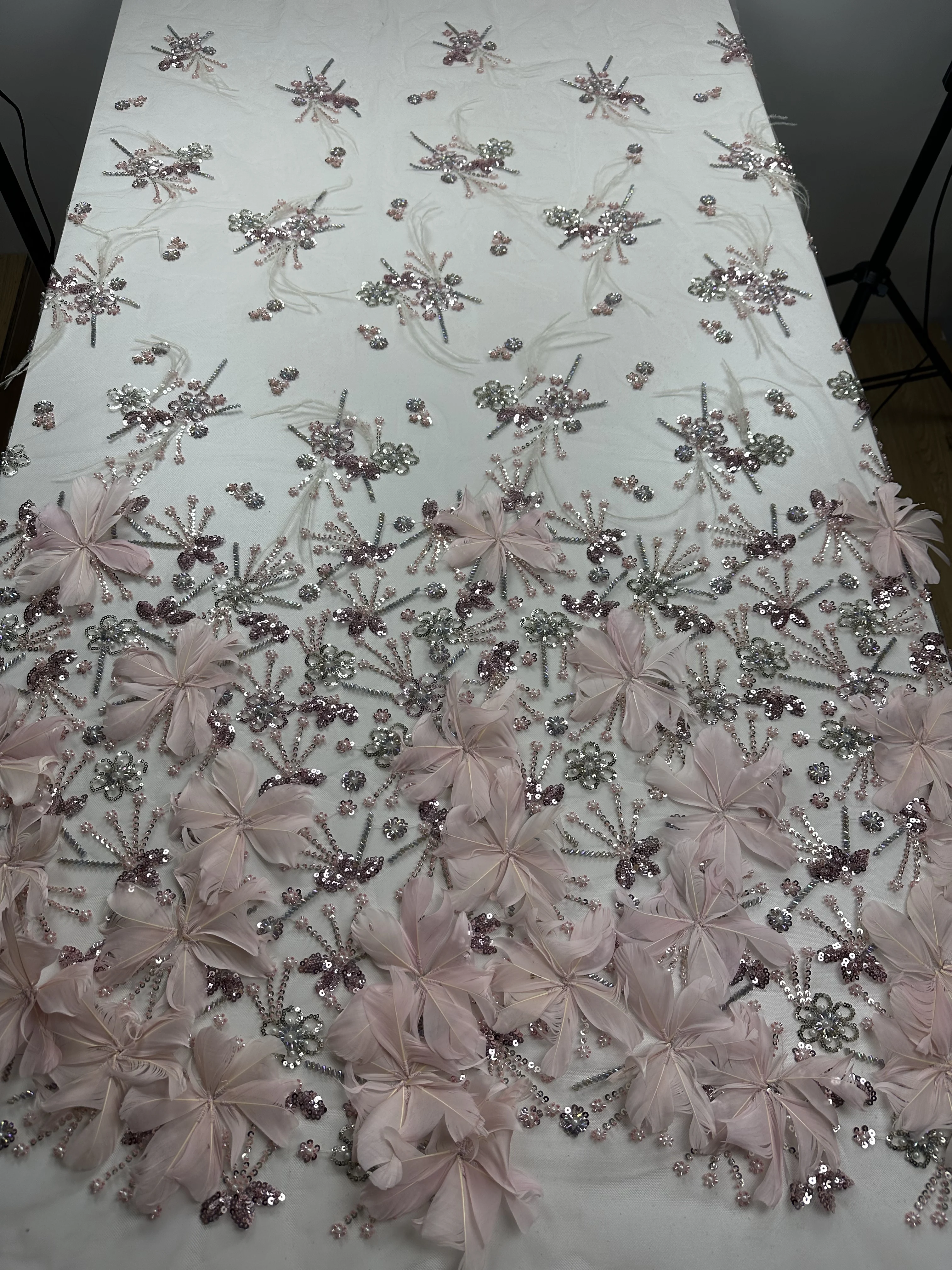 

Pink Luxury 3D Feather Embroidery Beaded Lace Fabric Africa Nigerian France Sequins Lace Fabric For Bridal Wedding Dress