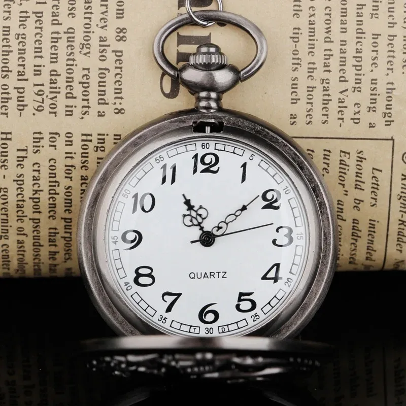 クラシックナインドラゴンエンボス加工 Gnale テーマ懐中時計ヴィンテージアクセサリーチェーンネックレス時計クォーツ懐中時計お土産ギフト