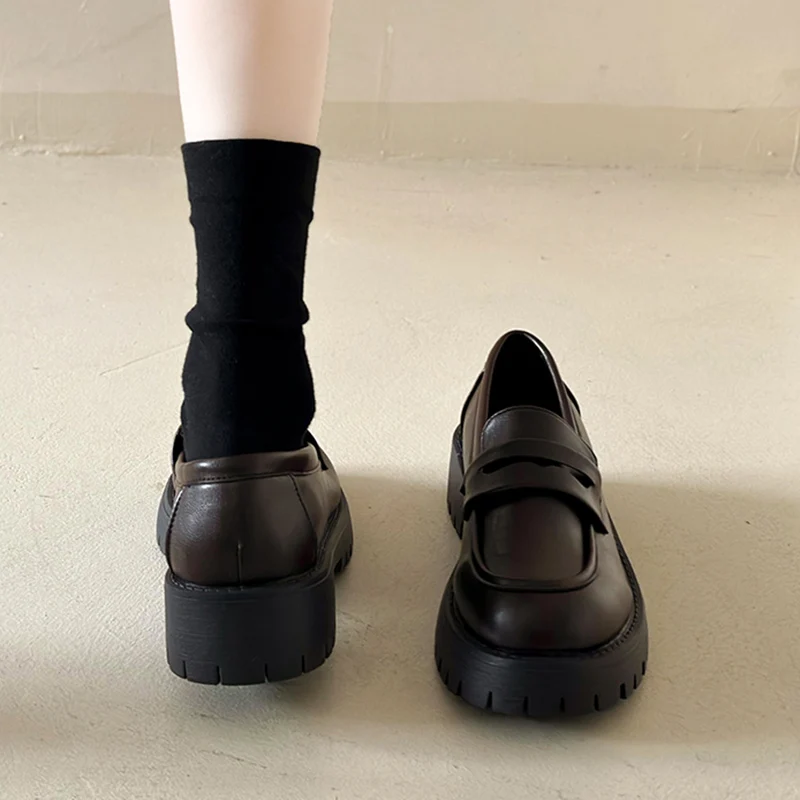 Lucyever schwarz pu Leder Plattform Slipper für Frauen adrette Stil Slip auf Studenten schuhe Frau dicken Boden Einzels chuhe Größe 43