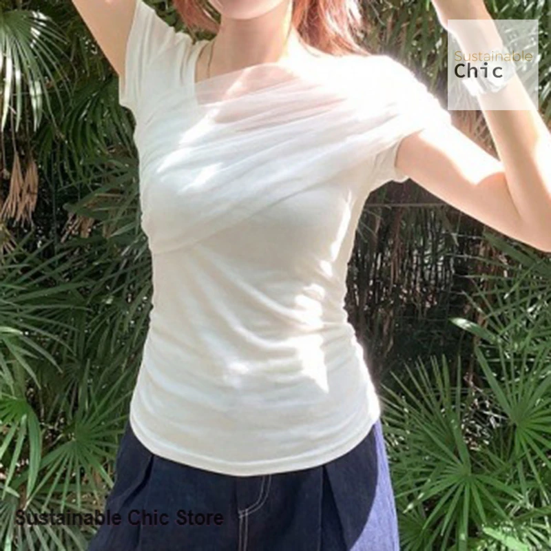 French fashion design sense diagonal shoulder mesh stitching short sleeve T-shirt women's summer new white irregular pleated top