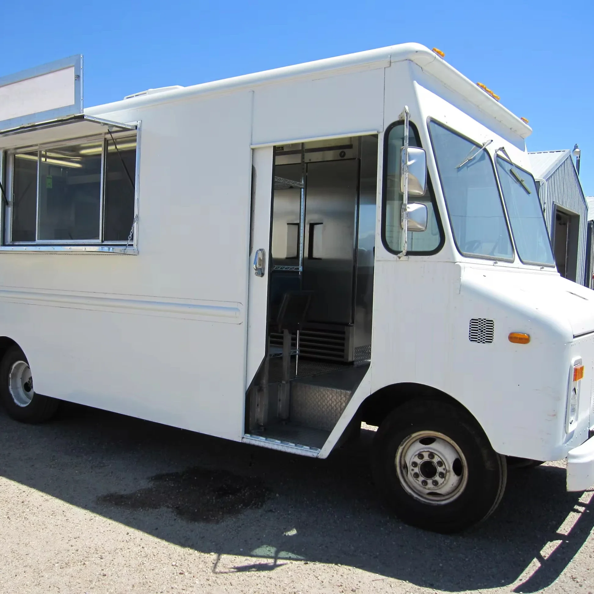 New CE Concession Fully Equipped Fast Food Truck New Custom Mobile Electric Food Truck for Commercial Catering