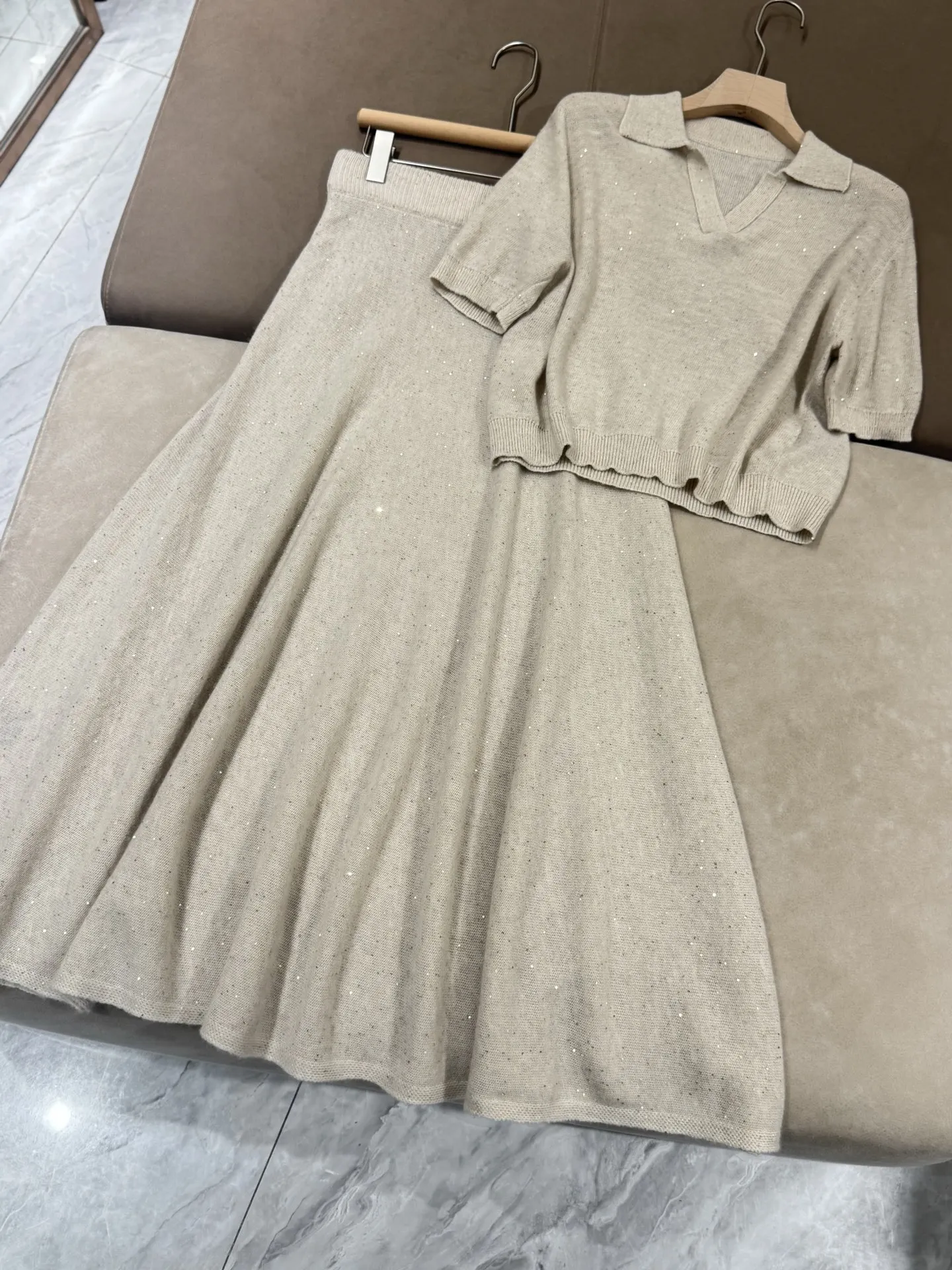 Ensemble deux pièces en cachemire noir pour femmes, élégant, abricot, café, mélange de scintillants, haut à manches courtes, jupe trapèze longue