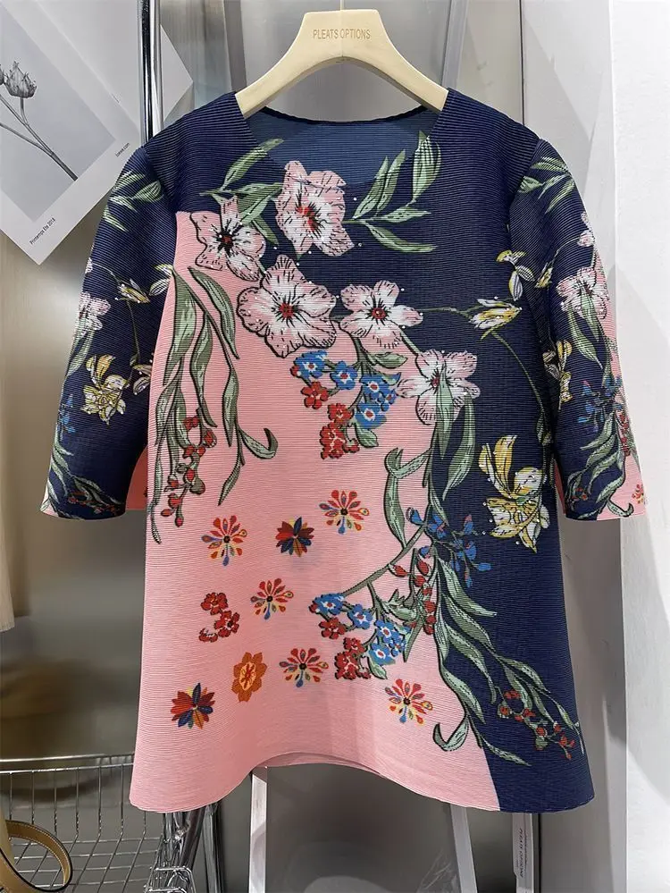 Chinese style printed round neck pleated top for women's spring/summer 2023 new fashionable and loose fitting