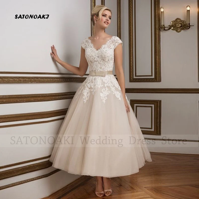 Abito da sposa corto in pizzo semplice ed elegante personalizzato per le donne Scollo a V Lunghezza tè Abito da sposa a-line con fiocco Abiti da sposa Robe