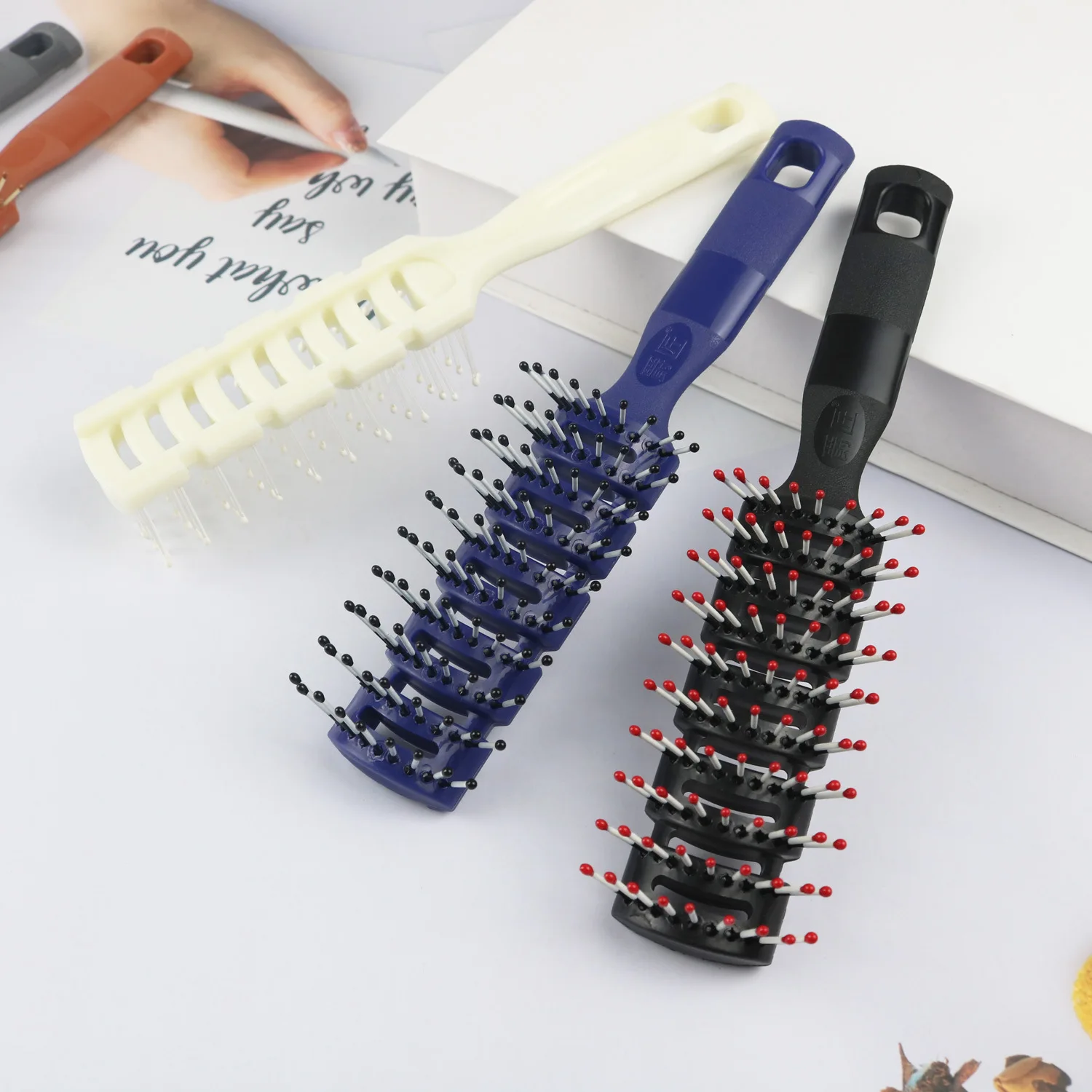 Men Plastic Vent Hair Brush Comb Anti-Static Massage Hair Care Ribs Comb Back Hair Curly Hair Styling Salon Ribs Nine-Row Comb