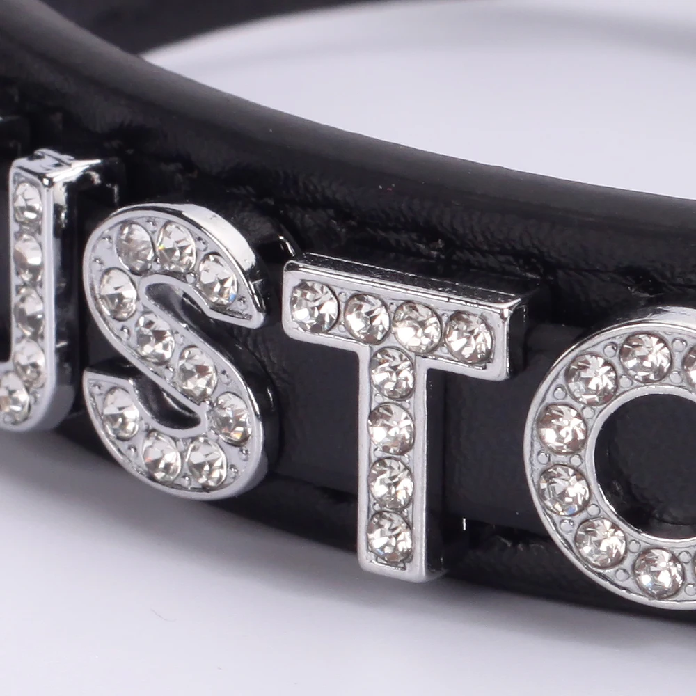 Personalisierte Namens-Choker-Halsketten für Frauen, sexy personalisierte PU-Leder-Halskette für Männer mit individuellen Buchstaben und Zahlen – Detail 10