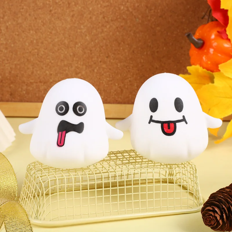 Zabawka antystresowa na Halloween Świecąca Dynia Czaszka Duch Piłka do Ściskania Horror Gadżety na Halloween dla Dzieci Dorosłych Prezent na Halloween 1 szt.